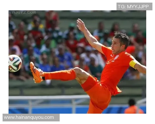 足球明星高空停球技巧揭秘如何在比赛中轻松应对高空传球挑战 足球明星高空停球技巧揭秘如何在比赛中轻松应对高空传球挑战